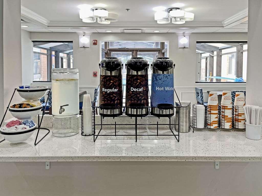 เบย์มอนต์ บาย วินด์แฮม มันเดอเลน ลิเบอร์ตี้วิลล์ แอเรีย Hotel Mundelein ร้านอาหาร รูปภาพ