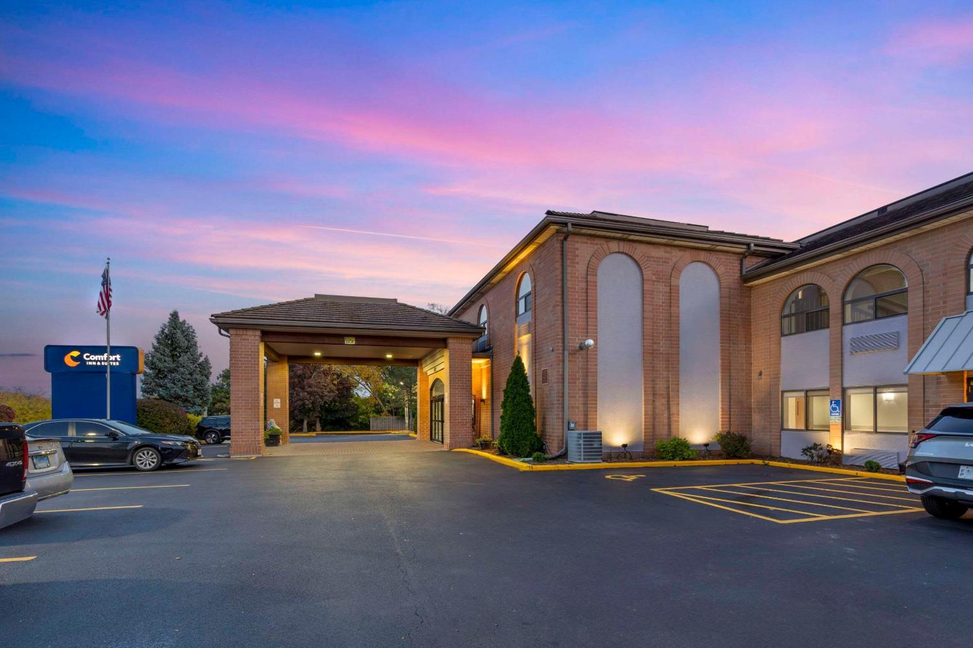 เบย์มอนต์ บาย วินด์แฮม มันเดอเลน ลิเบอร์ตี้วิลล์ แอเรีย Hotel Mundelein ภายนอก รูปภาพ