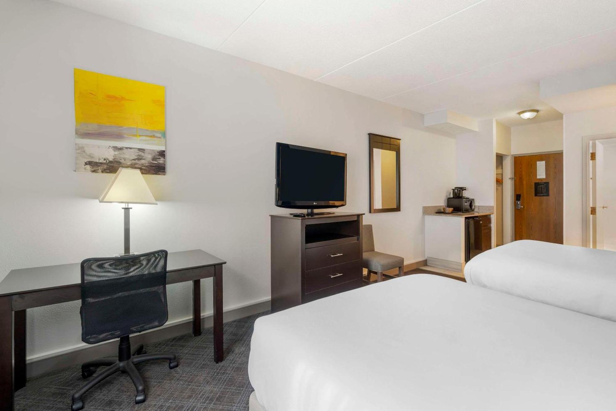 เบย์มอนต์ บาย วินด์แฮม มันเดอเลน ลิเบอร์ตี้วิลล์ แอเรีย Hotel Mundelein ภายนอก รูปภาพ